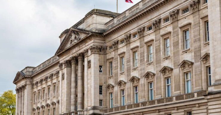 London: Royal London & Royal Palaces Walking Tour - Activity Details