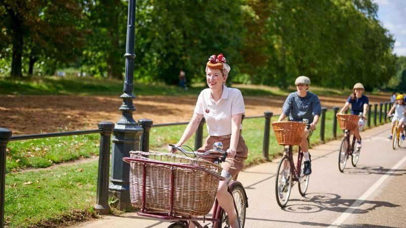 London Royal Palaces Half-Day Bike Tour - Should you book the London Royal Palaces Half-Day Bike Tour?