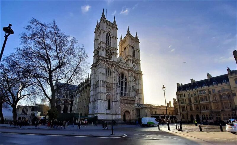 London: Royal Rascals and Scandalous Sovereigns Walking Tour - Exploring the Tour: A Detailed Breakdown