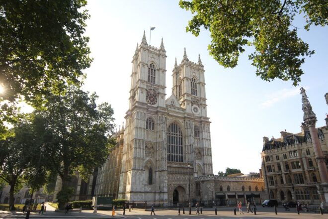 London: Royal Tour With Westminster Abbey & Afternoon Tea - Booking Information