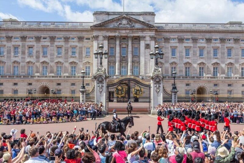 London: Royal Walking Tour with Changing Of The Guard - Good To Know