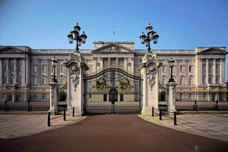 London: Royal Walking Tour with Changing Of The Guard - Guide and Commentary: A Real Highlight