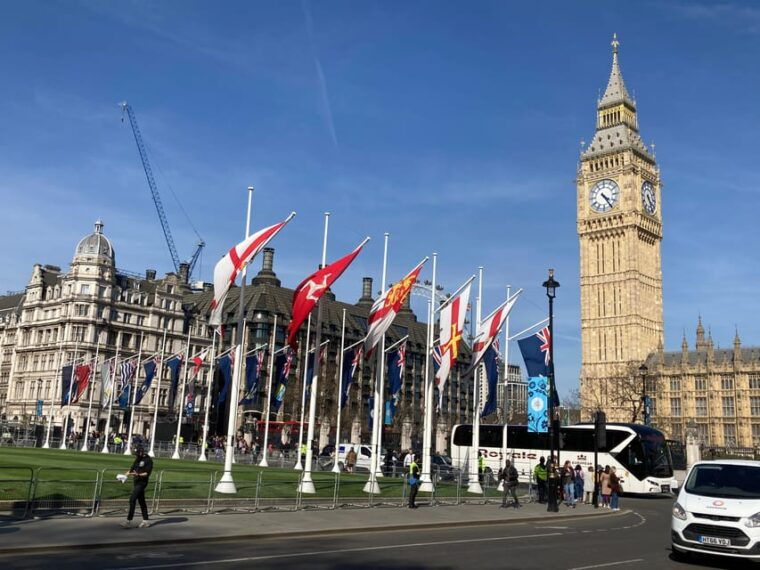 London: Royal Walking Tour with Changing Of The Guard - The Sum Up