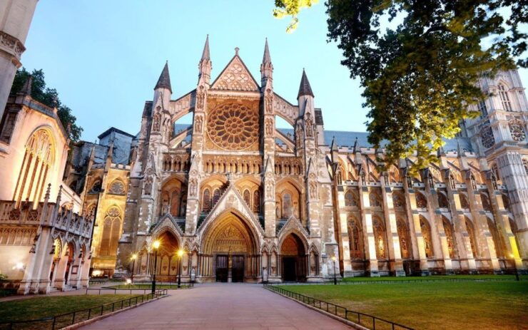 London: Royal Westminster Walking Tour - Duration and Availability