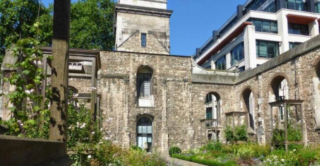 London: Secret Gardens of the City of London - Overgrown Gothic Ruins and Private Spaces