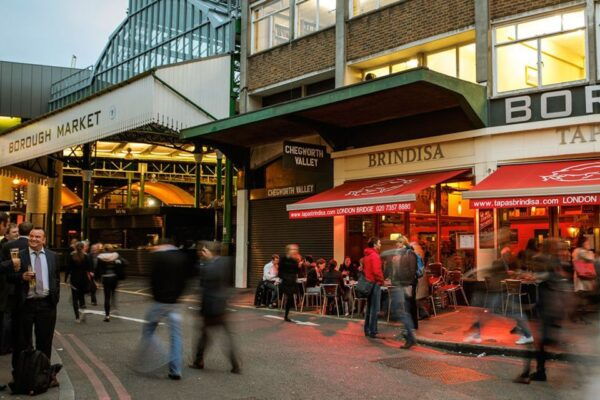 London: See 15 Top Sights and Eat 8 British Foods Tour - Meeting Point and Nearest Tube Station