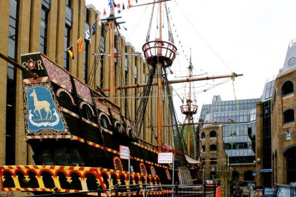 London: See 15 Top Sights and Eat 8 British Foods Tour - Reserve Now & Pay Later Option