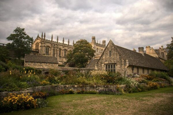 London: Self Guided Tour of Oxford - Mini Van - Local Culture and Shopping
