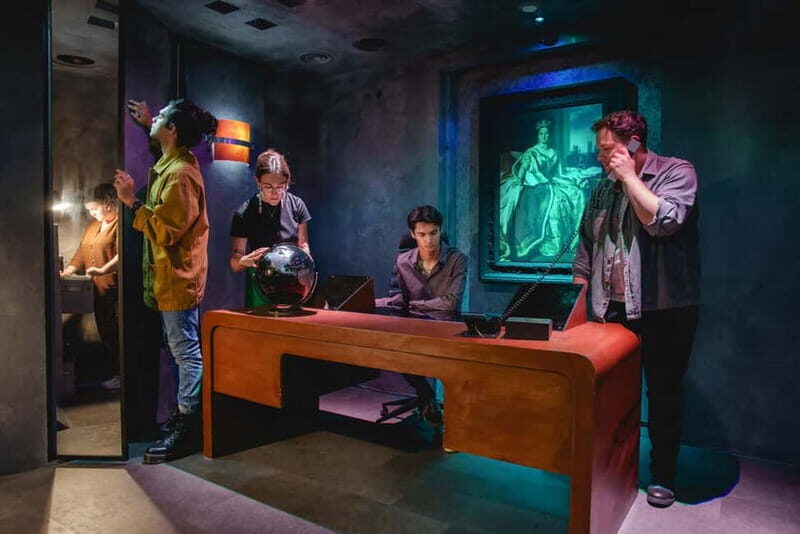 London: Sherlock Escape Rooms - The Experience: What to Expect at Sherlock Escape Rooms