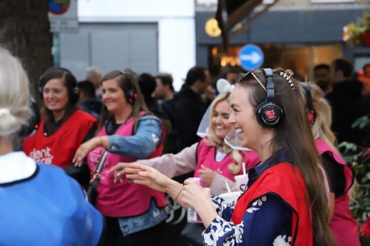 London: Silent Disco Christmas Walking Tour - Experience Highlights