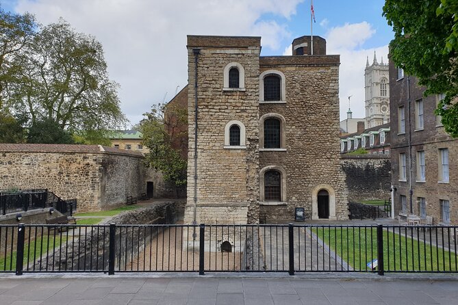 London Small-Group Walking Tour: Historical Highlights - Background