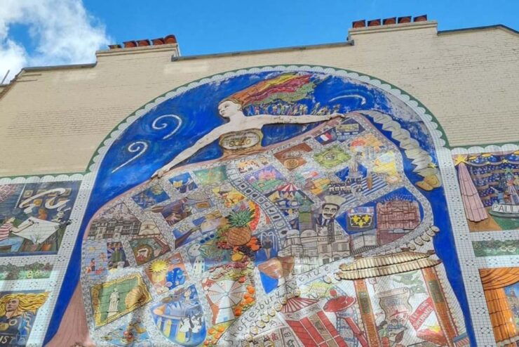 London-Soho: Quirky Self-Guided Smartphone Heritage Walks - Engage in Addictive Clues