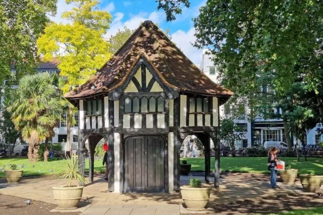 London-Soho: Quirky Self-Guided Smartphone Heritage Walks - Learn About the Street That Inspired a Song