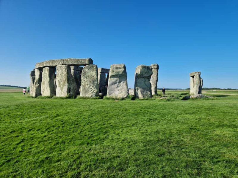 London: Stonehenge and Woodhenge Private Black Cab Tour - Visiting Woodhenge and Durrington Walls