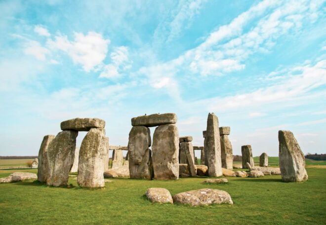 London: Stonehenge, Windsor, and Bath Day Trip by Bus - Review Summary
