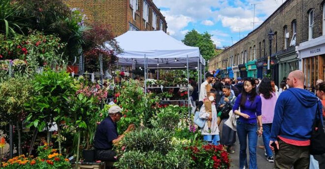 London: Sunday Market Tour With a Local Guide - Tour Experience