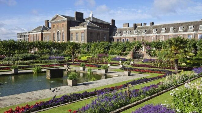 London Taxi 50+ Sights Tour & Kensington Palace Entry - Guide and Insights