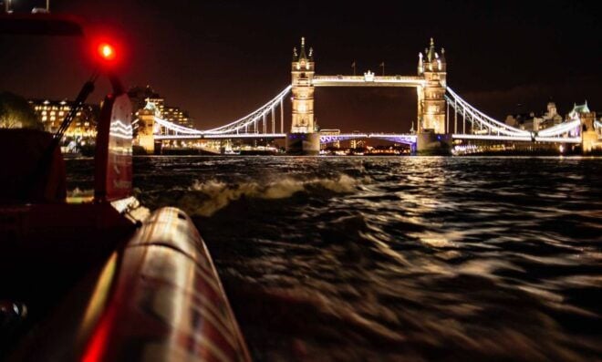 London: Thames Sunset Speedboat Experience With Drink - Inclusions