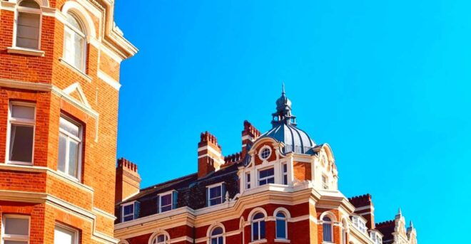 London: The Great Fire, Gardens and Guilds Self-guided Walk - Beautiful Old Buildings and New Architecture