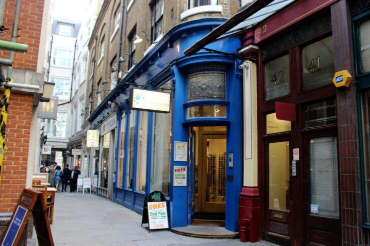 London: The Magical Boy Wizard Walking Tour of London - Tour Experience