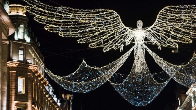 London: Tootbus Christmas Lights Tour - Famous Christmas Light Displays and Iconic Landmarks