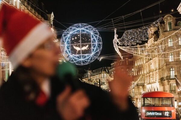 London: Tootbus Christmas Lights Tour - Common Questions