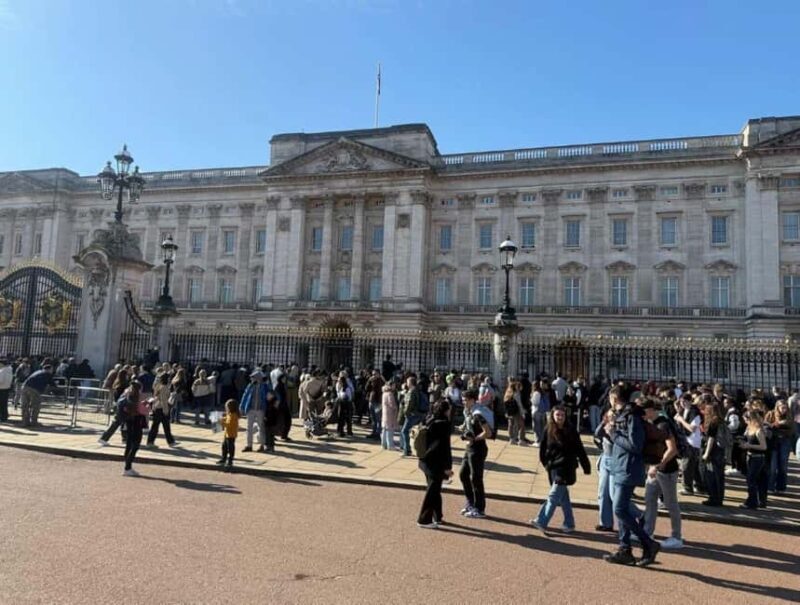 London: Top 50 Sights Walking Tour with Guide - What Makes This Tour Stand Out?