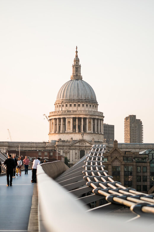 London: Top Attractions and City Highlights Walking Tour - FAQs