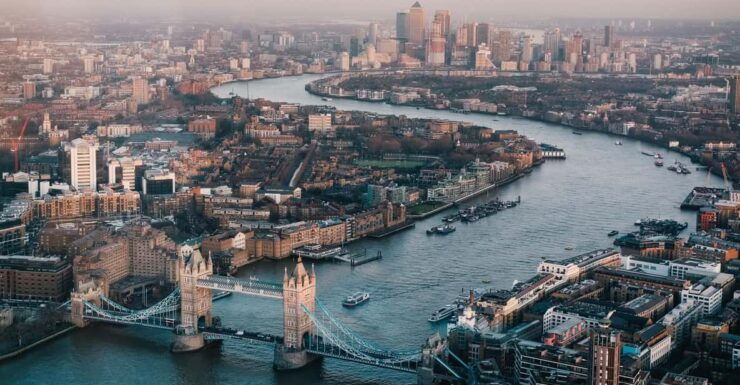 London: Top Attractions and City Highlights Walking Tour - Itinerary Highlights