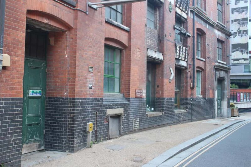 London: Tour of Classic Rom Com Locations - Authentic Experiences & Hidden Gems