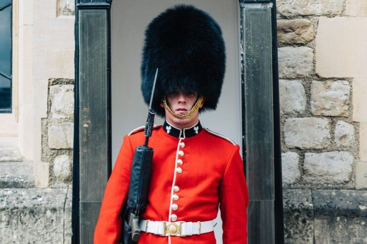London: Tour With Private Guide - Experience
