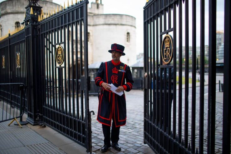 London: Tower of London After Hours Tour and Key Ceremony - Tour Details