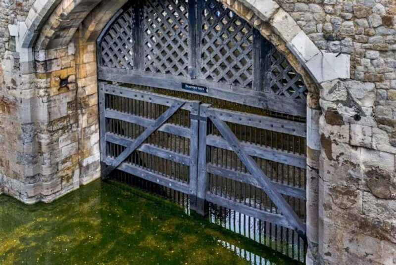 London: Tower of London and Crown Jewels Private Guided Tour - What Previous Reviewers Say