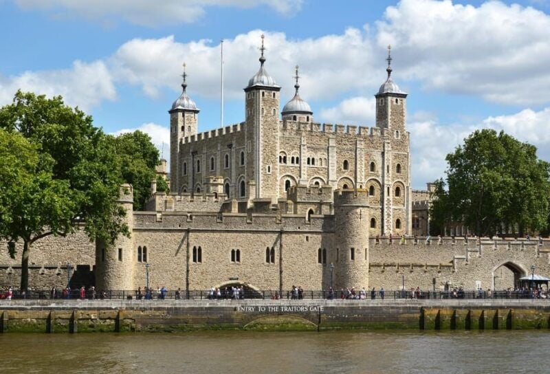 London: Tower of London and Hever Castle Day Trip - Good To Know