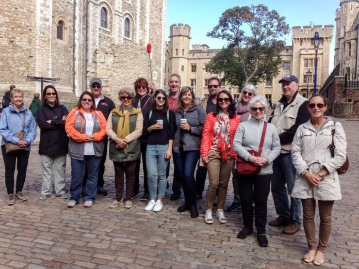 London: Tower of London Beefeater Welcome & Crown Jewels - Early Access Ticket to Tower of London