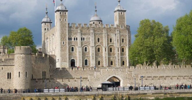 London: Tower of London Entry, Thames Cruise & Walking Tour - Important Information