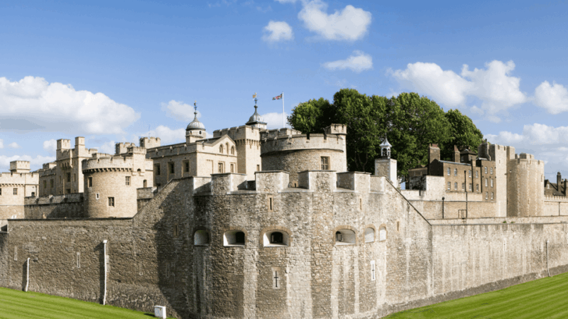 London: Tower of London Guided Tour and Nearby Rickshaw Ride - Good To Know