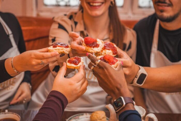 London: Traditional English Scone Making and Tea Workshop - FAQ