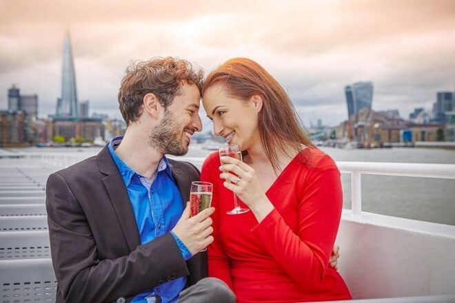 London: Valentine's Day Champagne Evening Cruise - Boarding and Services