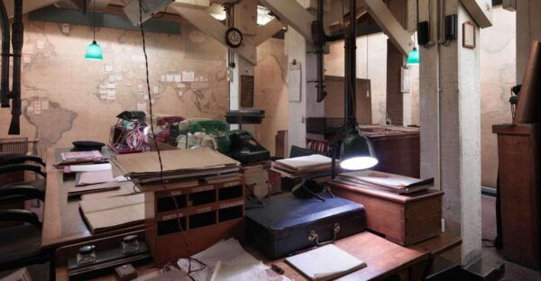 London: Walking Tour and Churchill War Rooms Entry - Directions