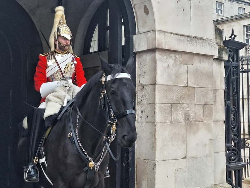 London Walking Tour: Buckingham Palace to Big Ben in 2 hours - Exploring the Route: What You Can Expect