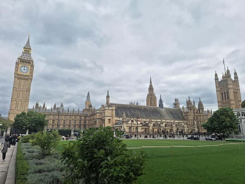 London Walking Tour: Buckingham Palace to Big Ben in 2 hours - Who Should Consider This Tour?