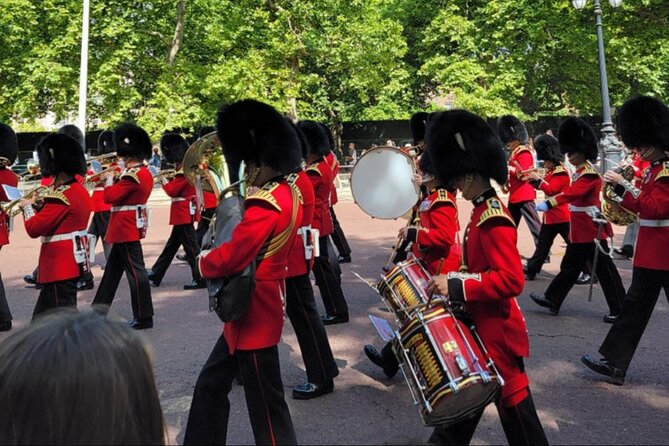 London Walking Tour With Westminster Abbey and Changing of the Guard - The Sum Up