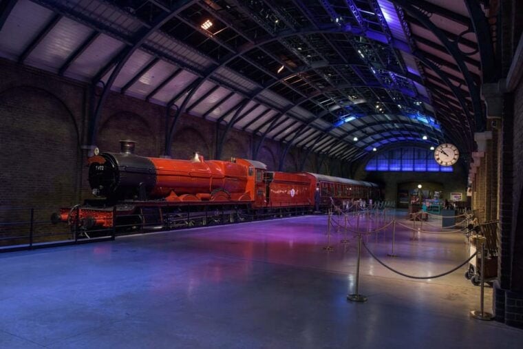 London: Warner Bros. Studio Harry Potter Tour & Branded Bus - The Logistics: How It All Comes Together