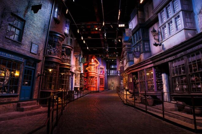 London: Warner Bros. Studio Tour and River Thames Cruise - Full Description