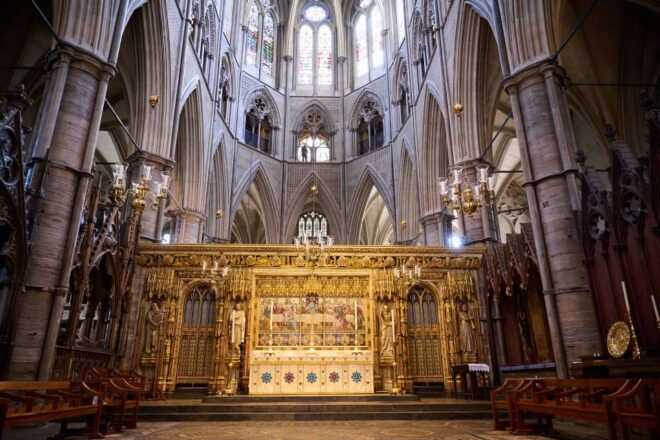 London: Westminster Abbey & Jubilee Galleries Guided Tour - Participant and Date Selection