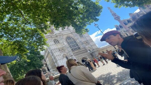 London: Westminster and Changing of the Guard Tour - Common Questions