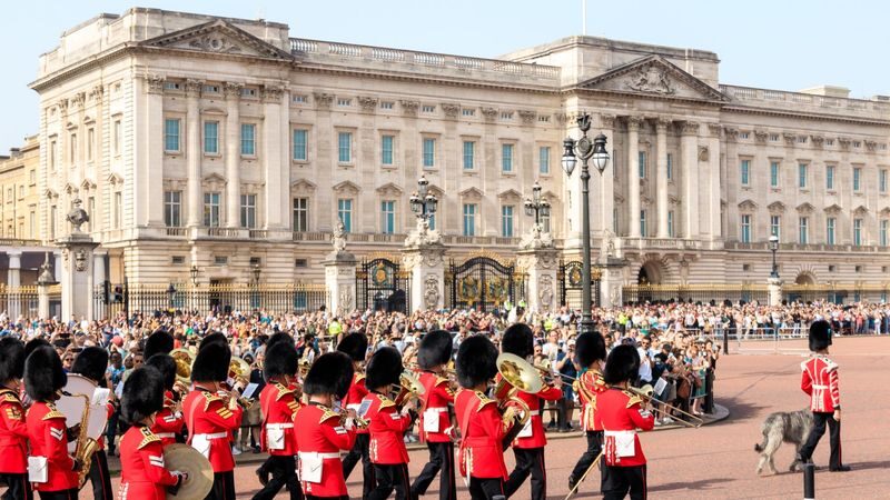 London Westminster & Buckingham Palace Walking Tour - Parliament Square, Big Ben and Westminster Abbey
