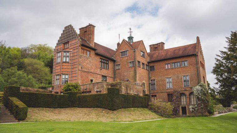 London: Winston Churchill Family Home with Transportation - A Full Look at the Experience