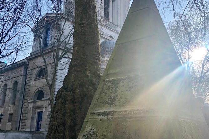 Londons 7 Conspiracies - The British Royal Familys Hidden Secrets